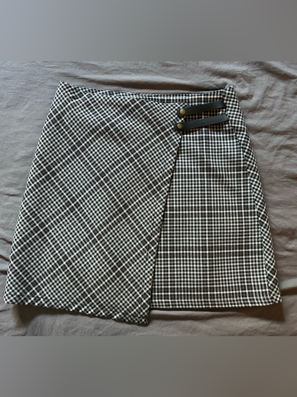 Forever 21 Black and White G Plaid Skirt